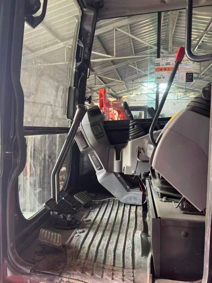 Kubota KX 165 - Máy xúc bánh xích: hình 3 Kubota KX 165 - Máy xúc bánh xích: hình 3