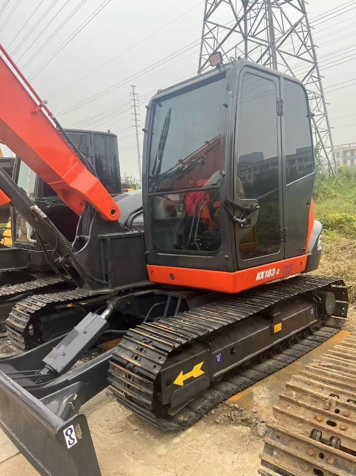 Kubota KX 183 - Máy xúc bánh xích: hình 4 Kubota KX 183 - Máy xúc bánh xích: hình 4