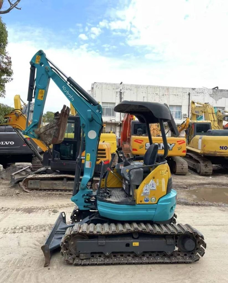 Kubota U 25 - Máy xúc mini: hình 1 Kubota U 25 - Máy xúc mini: hình 1