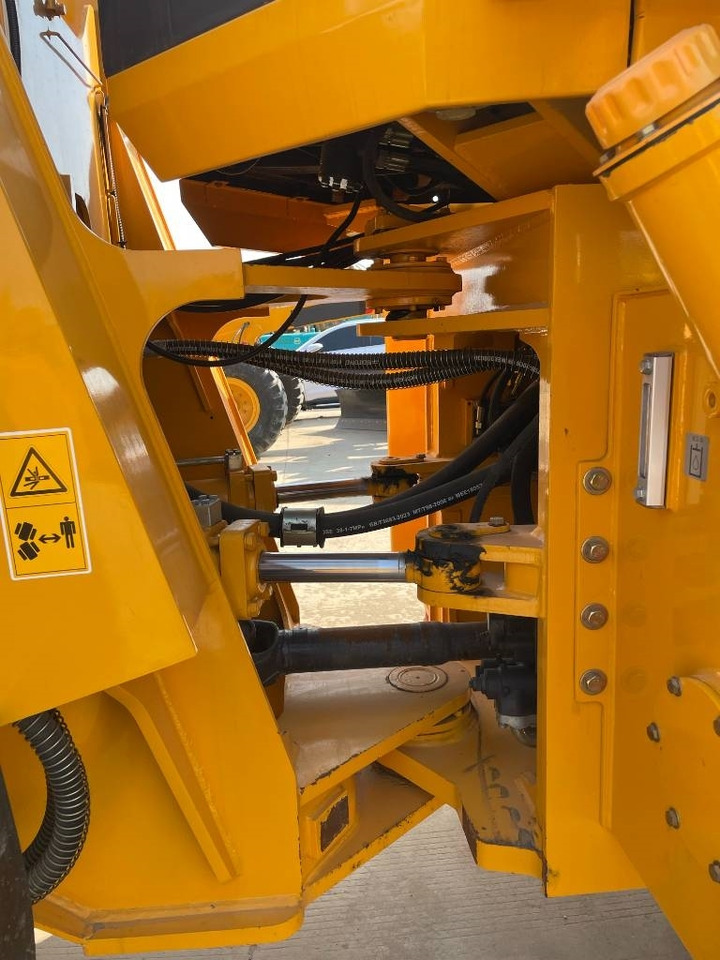 Liugong 856 H - Máy xúc bánh xích: hình 3 Liugong 856 H - Máy xúc bánh xích: hình 3