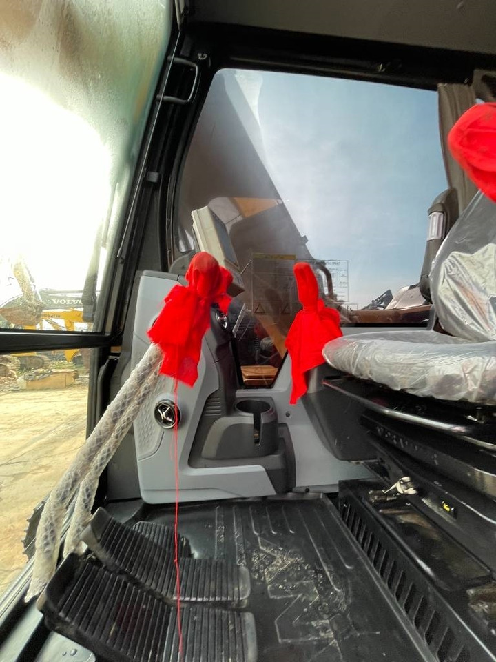 Sany SY 135 - Máy xúc bánh xích: hình 4 Sany SY 135 - Máy xúc bánh xích: hình 4