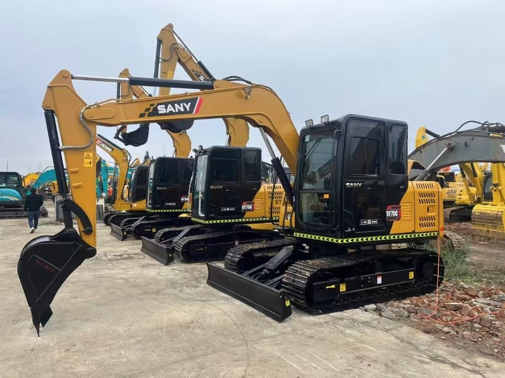 Sany SY 75 C - Máy xúc bánh xích: hình 2 Sany SY 75 C - Máy xúc bánh xích: hình 2