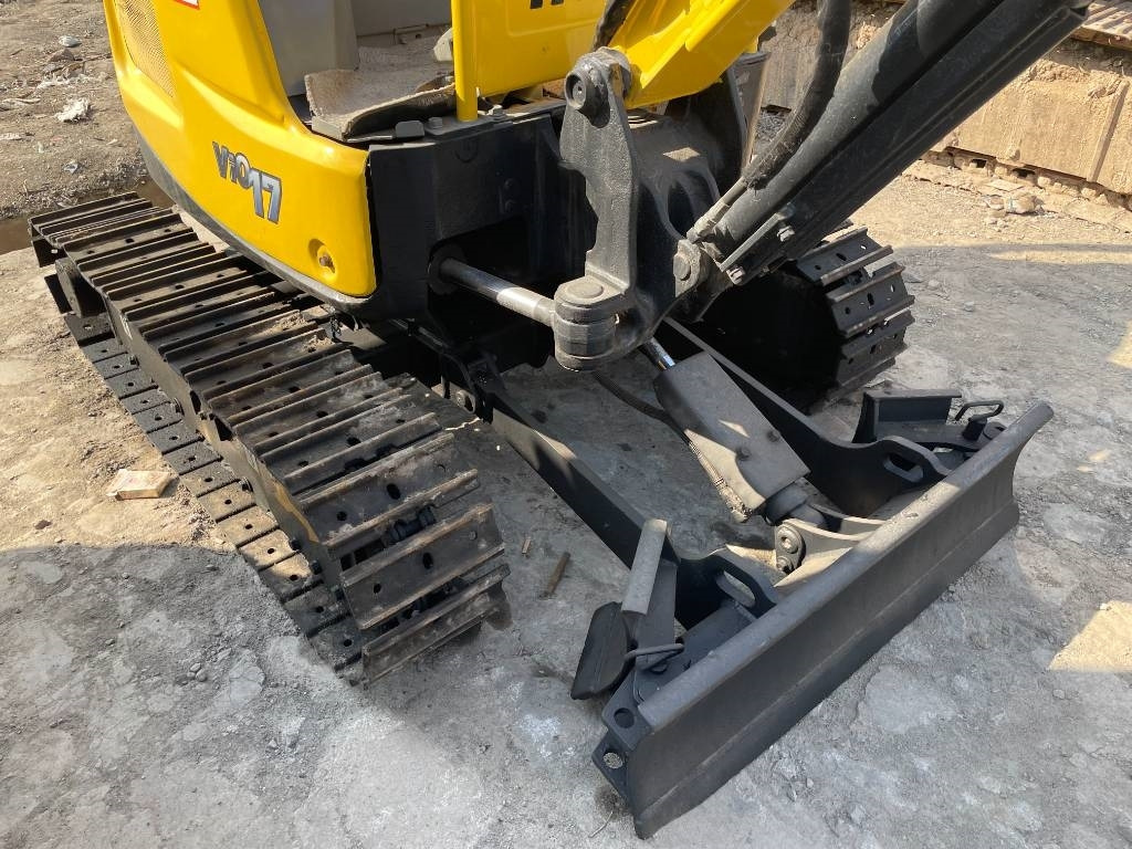 Yanmar 17 - Máy xúc mini: hình 4 Yanmar 17 - Máy xúc mini: hình 4