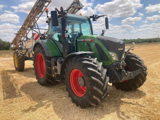 Fendt 718 PROFI PLUS - Máy cày: hình 1 Fendt 718 PROFI PLUS - Máy cày: hình 1
