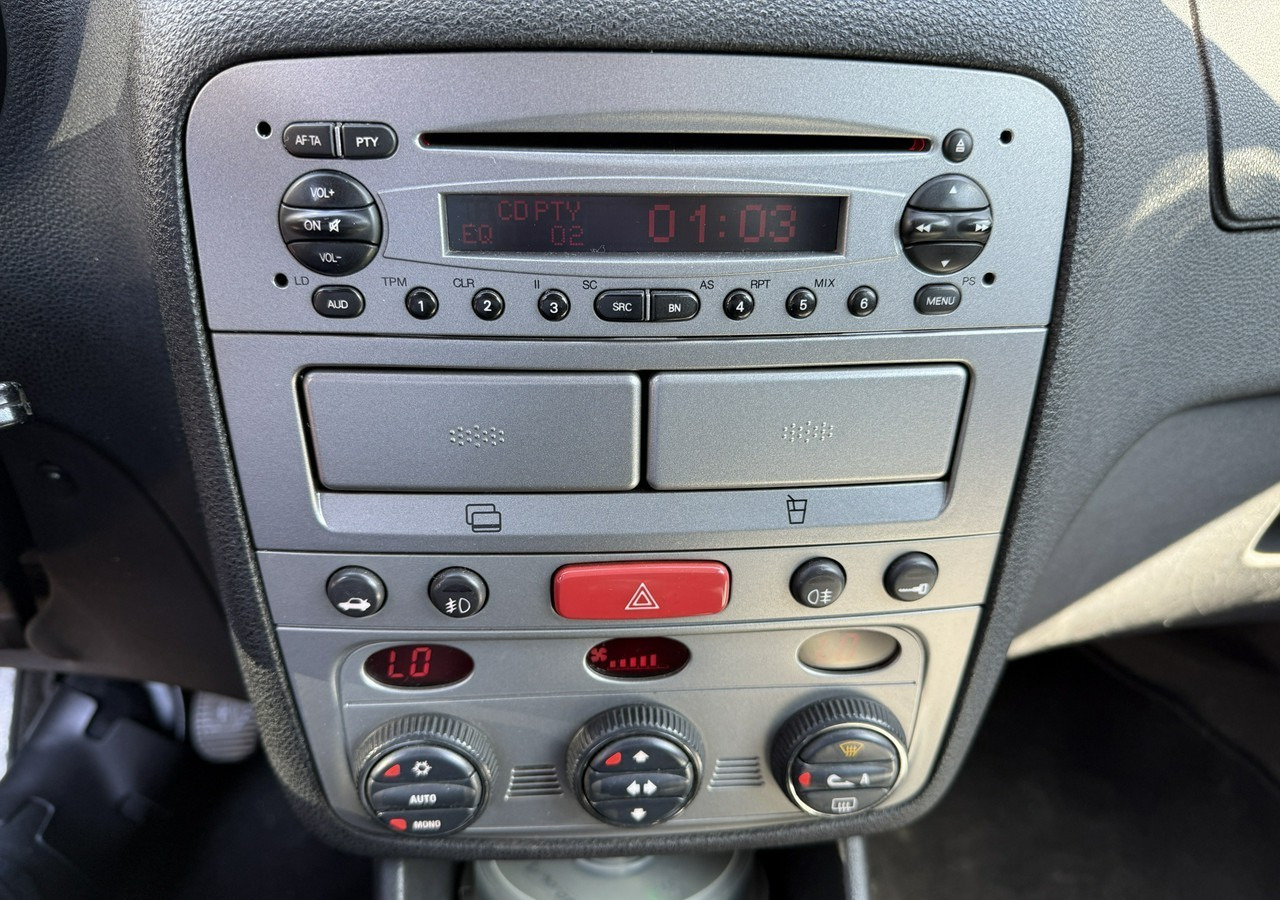 Alfa Romeo 147 Alfa Romeo 147 Klima 1.9 jtd-140KM - Xe hơi: hình 5 Alfa Romeo 147 Alfa Romeo 147 Klima 1.9 jtd-140KM - Xe hơi: hình 5