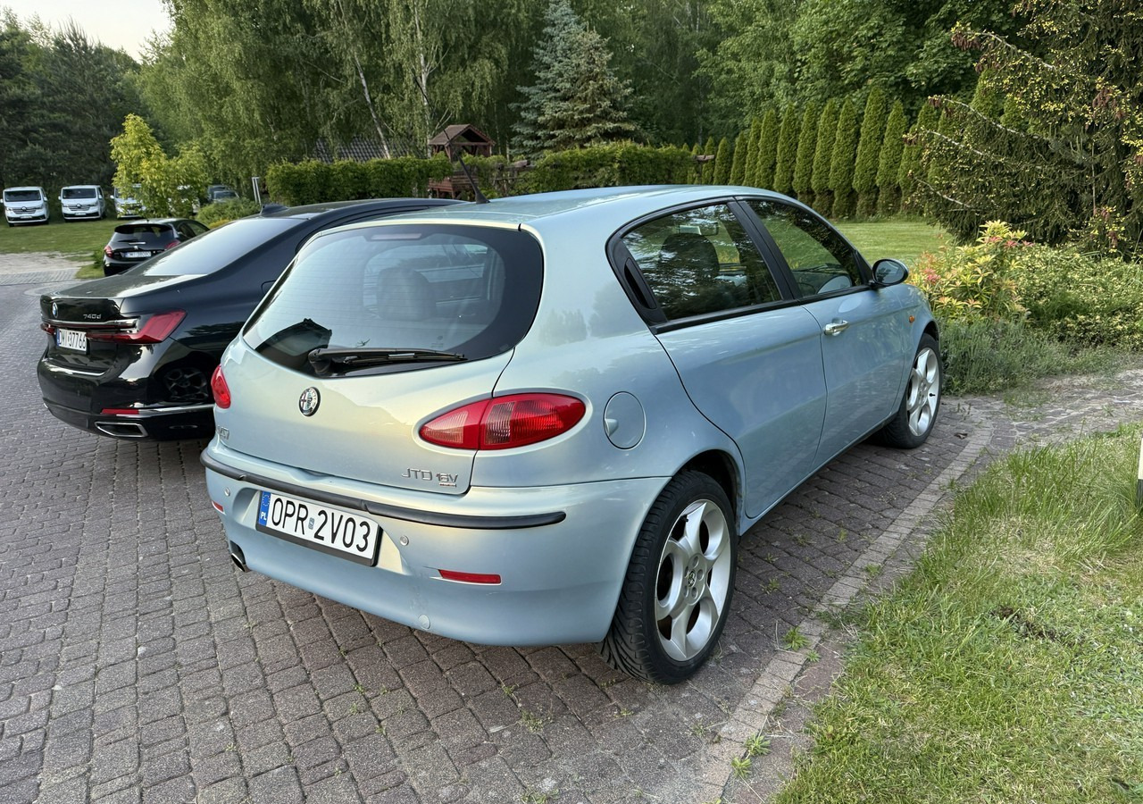 Alfa Romeo 147 Alfa Romeo 147 Klima 1.9 jtd-140KM - Xe hơi: hình 3 Alfa Romeo 147 Alfa Romeo 147 Klima 1.9 jtd-140KM - Xe hơi: hình 3