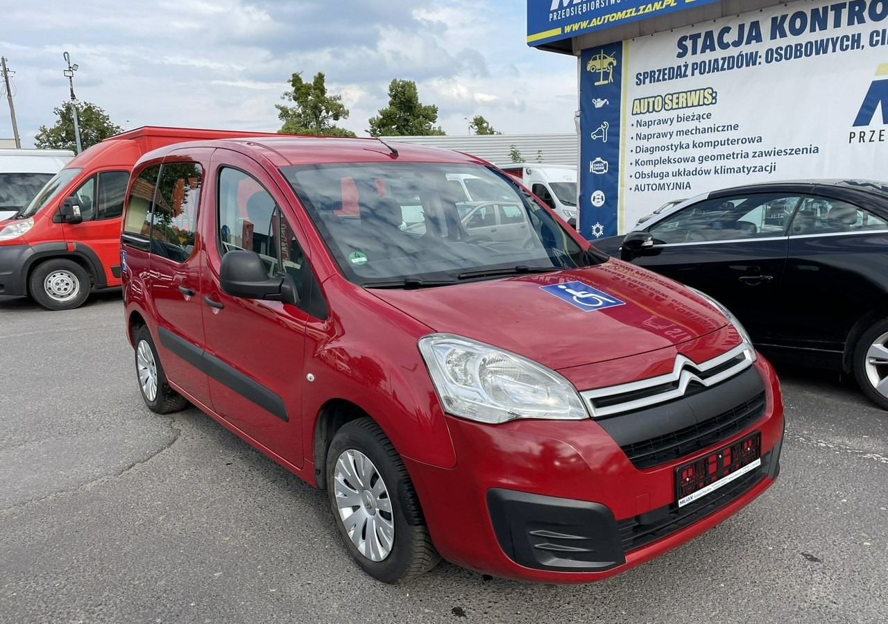 Citroen Berlingo II Berlingo 1.6 do przewozu Niepełnosprawnych inwalida rampa 2018 - Xe hơi: hình 4 Citroen Berlingo II Berlingo 1.6 do przewozu Niepełnosprawnych inwalida rampa 2018 - Xe hơi: hình 4