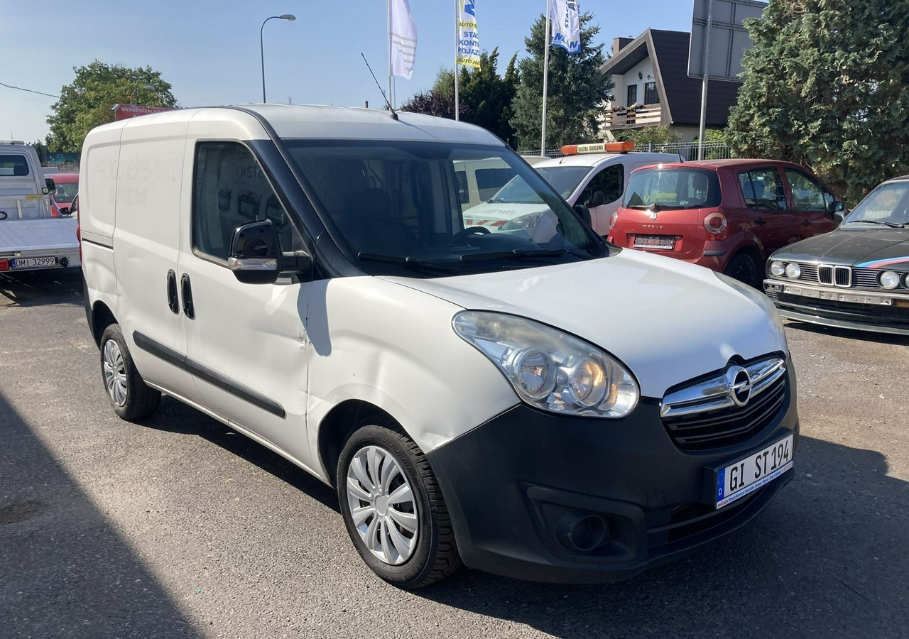 Fiat Doblo Fiat Doblo 1,3 jtd ECO Flex chłodnia do leków 2013 - Xe van chở hàng: hình 1 Fiat Doblo Fiat Doblo 1,3 jtd ECO Flex chłodnia do leków 2013 - Xe van chở hàng: hình 1