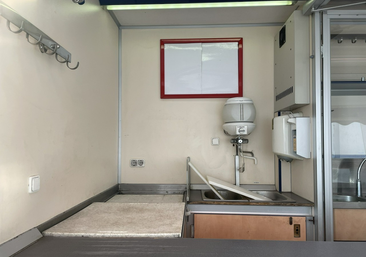 Fiat Ducato Autosklep wędlin Gastronomiczny food truck foodtruck sklep 2006 - Xe tải bán hàng: hình 3 Fiat Ducato Autosklep wędlin Gastronomiczny food truck foodtruck sklep 2006 - Xe tải bán hàng: hình 3