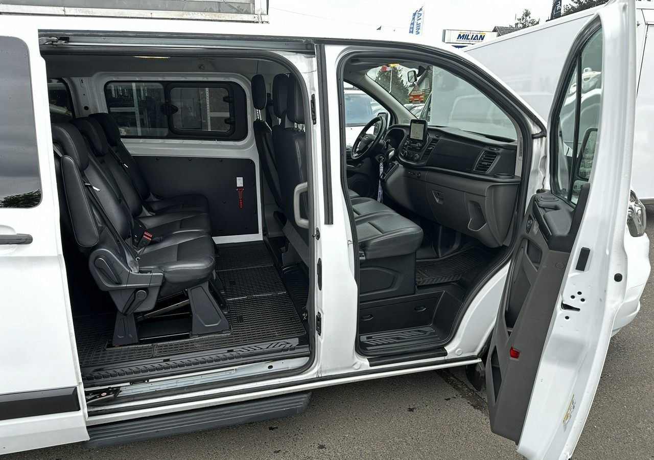 Interior photo 1: Xe van chở khách Ford Transit Custom Custom do przewozu Niepełnosprawnych inwalida rampa Model 2021 PFRO