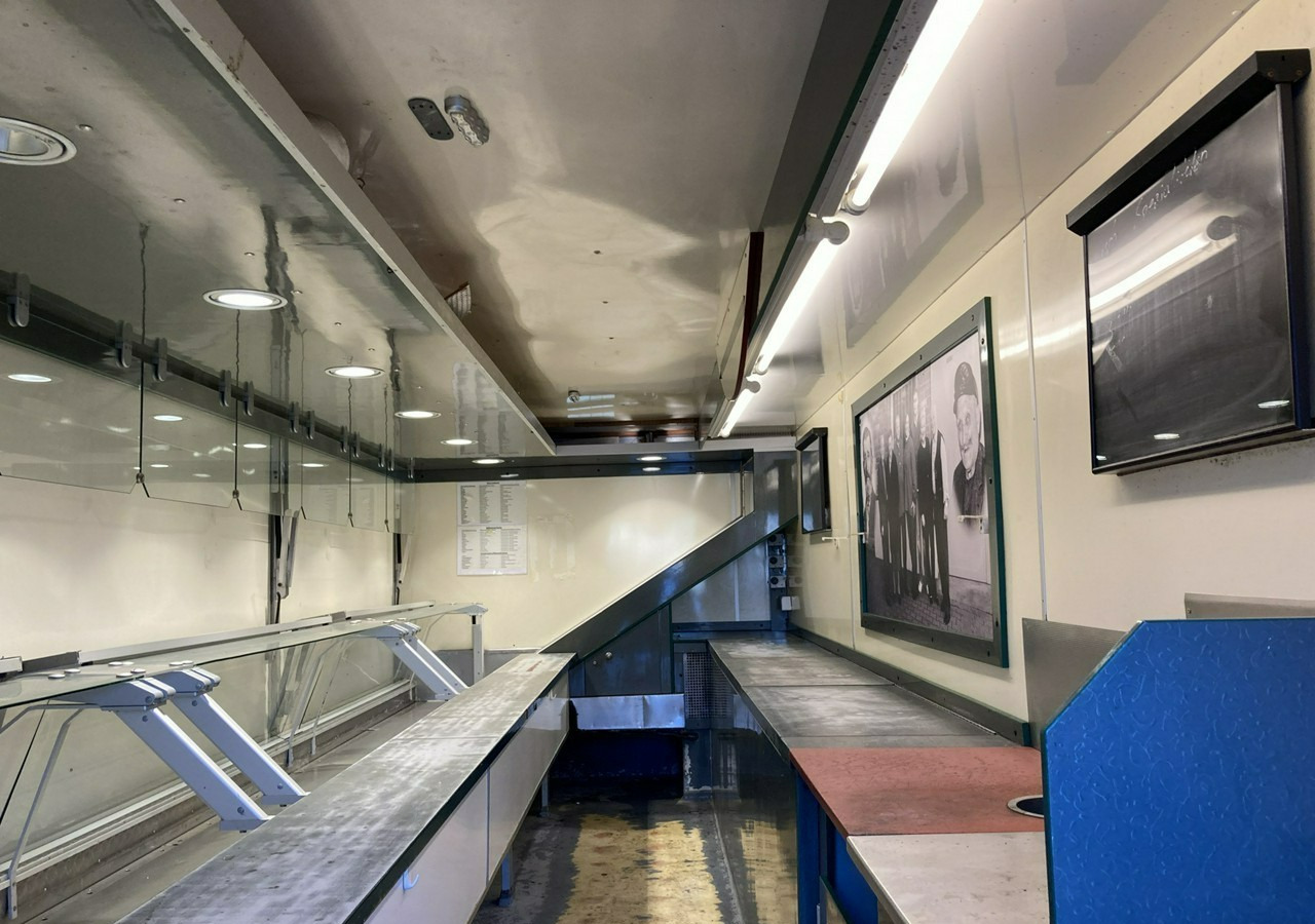 Inna Inny Autosklep wędlin Gastronomiczny Food Truck Foodtruck sklep Borco - Rơ moóc bán hàng: hình 3 Inna Inny Autosklep wędlin Gastronomiczny Food Truck Foodtruck sklep Borco - Rơ moóc bán hàng: hình 3