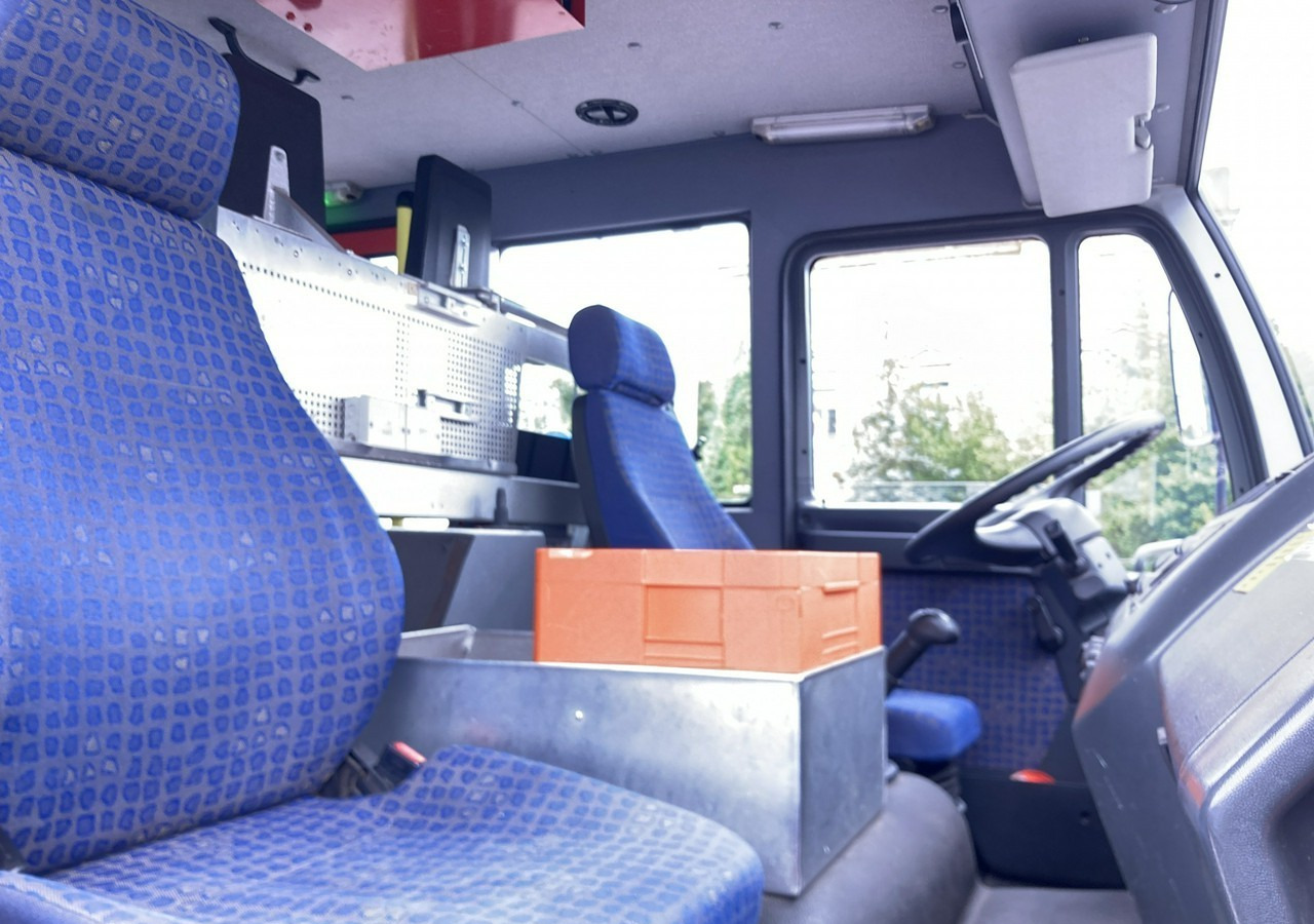 Xe tải cứu hỏa MAN Inny MAN MAN 15,250 Straż pożarna gaśnicza 9-osobowa 4X4 Wóz strażacki 2003: hình 19