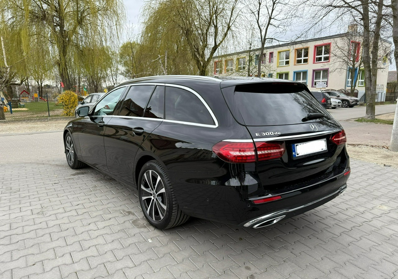 Mercedes-Benz Klasa E E300de EQ-Power Hybrid 50km na prądzie 2.0d 306KM Avantgarde Panoram - Xe hơi: hình 3 Mercedes-Benz Klasa E E300de EQ-Power Hybrid 50km na prądzie 2.0d 306KM Avantgarde Panoram - Xe hơi: hình 3