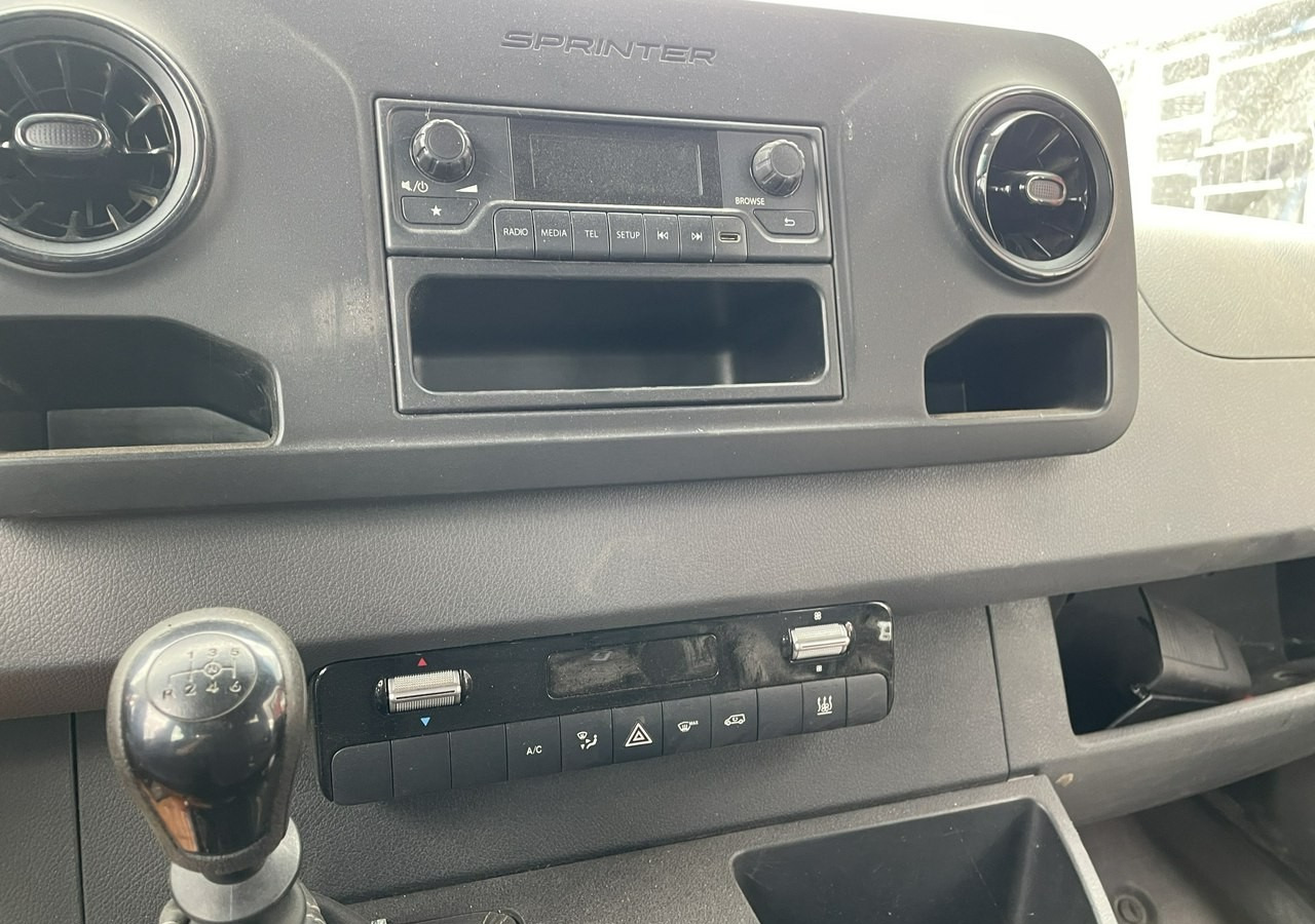 Xe tải nhỏ phẳng, Xe tải van Mercedes-Benz Sprinter Sprinter 314 Dokka Brygadówka 7-oso doka Klim skrzynia rama Model 20: hình 6