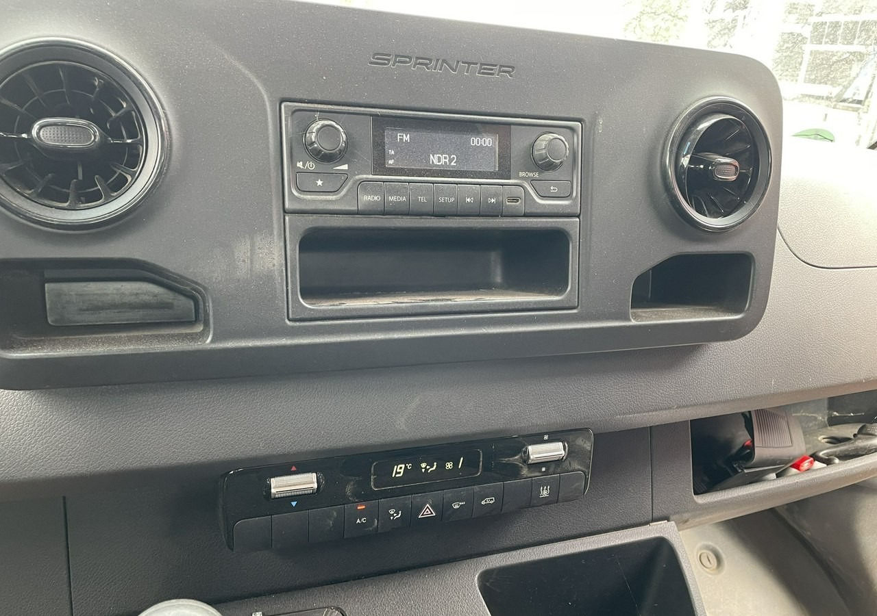 Xe tải nhỏ phẳng, Xe tải van Mercedes-Benz Sprinter Sprinter 314 Dokka Brygadówka 7-oso doka Klim skrzynia rama Model 20: hình 15