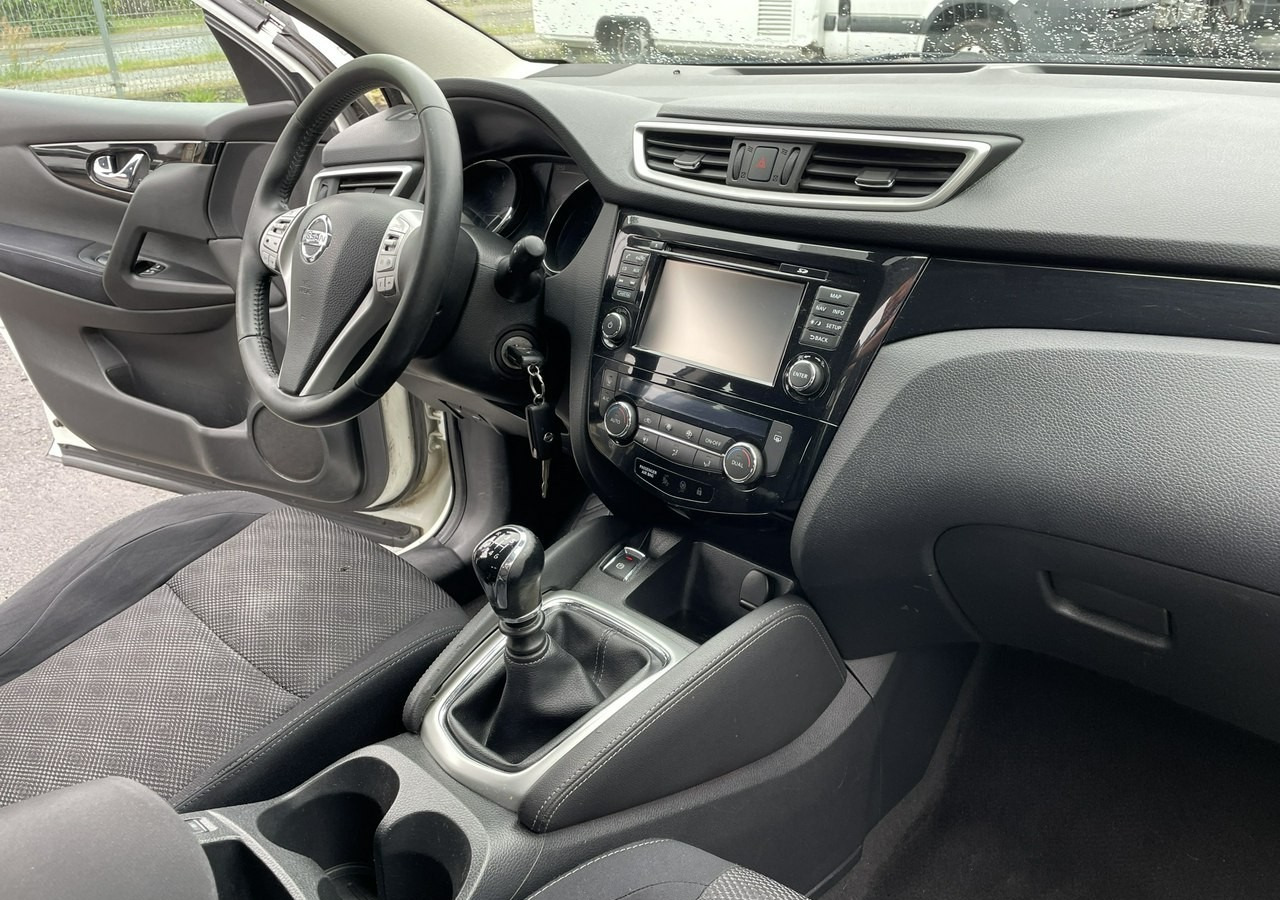 Nissan Qashqai II Nissan Qashqai 1.2 DIG-T Acenta Klimatronik Navi Kamera Model 2015 - SUV: hình 3 Nissan Qashqai II Nissan Qashqai 1.2 DIG-T Acenta Klimatronik Navi Kamera Model 2015 - SUV: hình 3