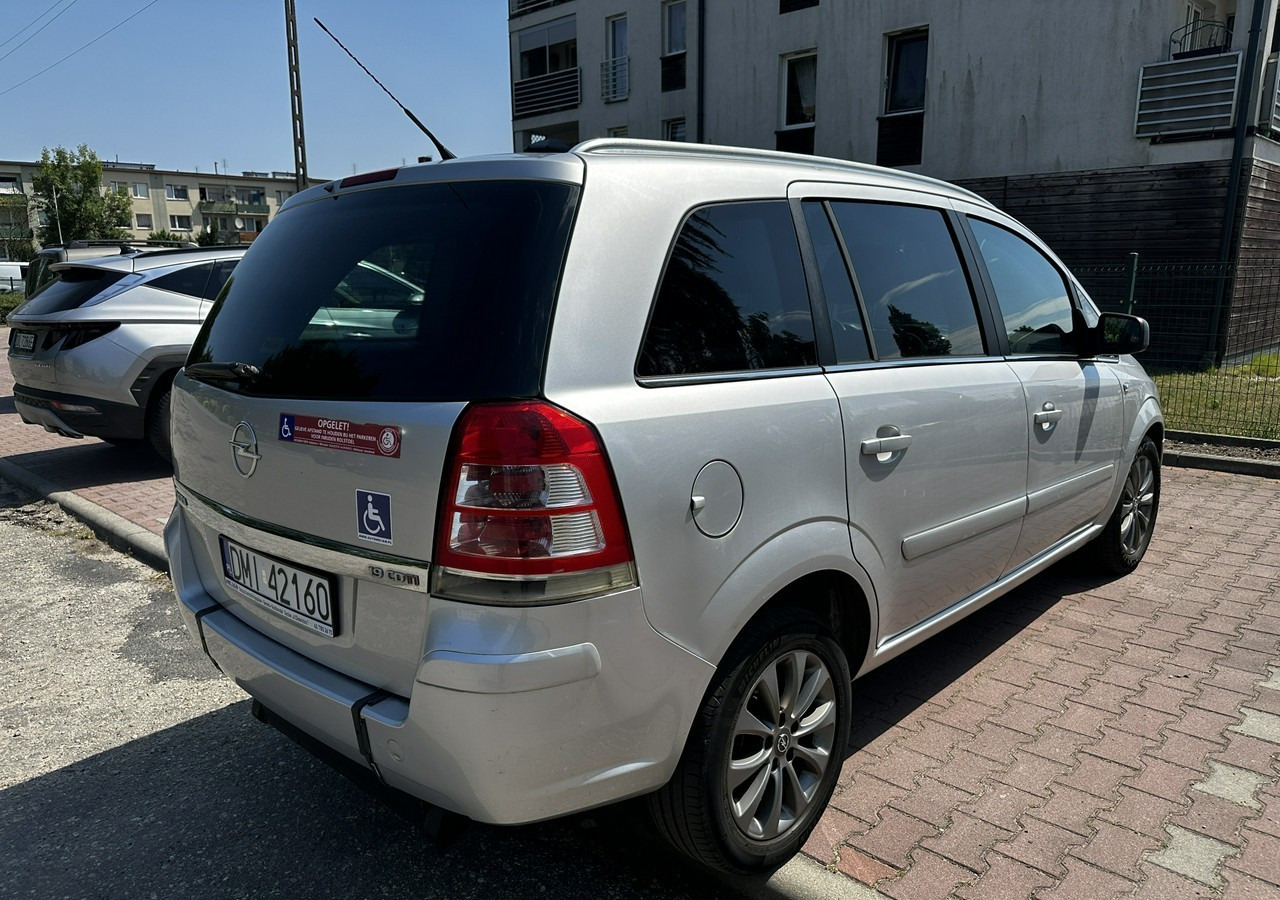 Opel Zafira B Opel Zafira do przewozu osób Niepełnosprawnych inwalida rampa - Xe hơi: hình 2 Opel Zafira B Opel Zafira do przewozu osób Niepełnosprawnych inwalida rampa - Xe hơi: hình 2