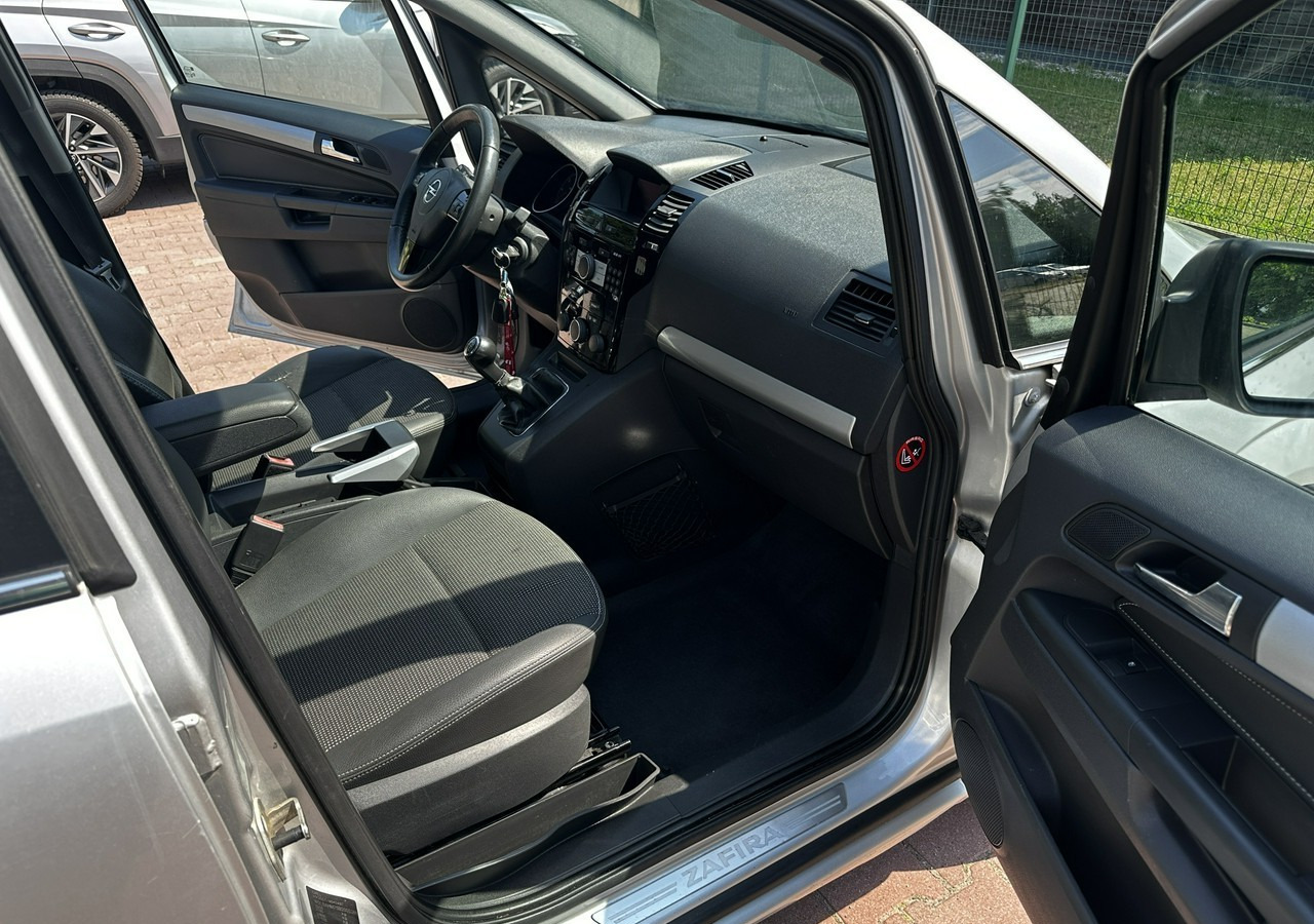 Opel Zafira B Opel Zafira do przewozu osób Niepełnosprawnych inwalida rampa - Xe hơi: hình 4 Opel Zafira B Opel Zafira do przewozu osób Niepełnosprawnych inwalida rampa - Xe hơi: hình 4