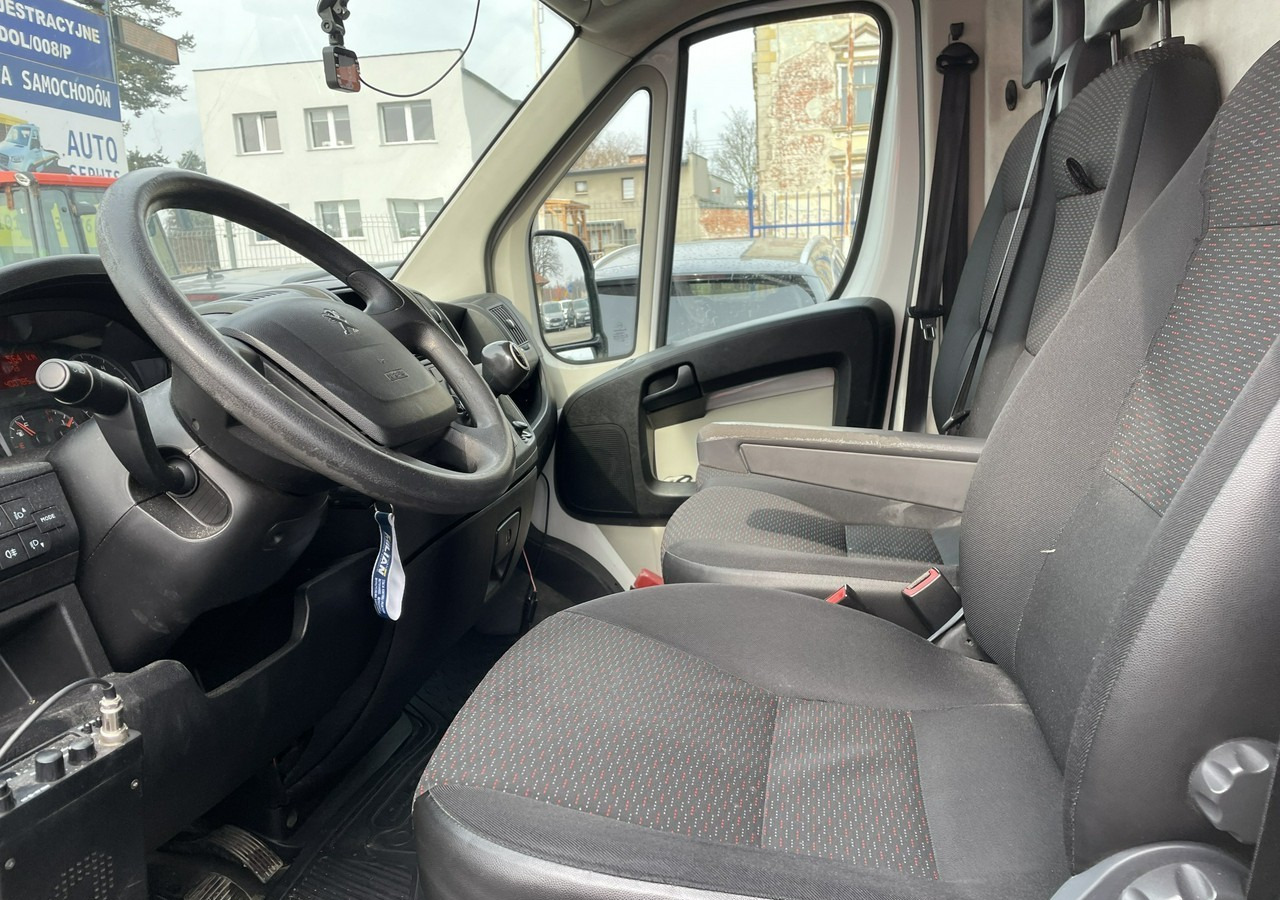 Interior photo 1: Xe van chở hàng Peugeot Boxer Boxer 163KM MEGA MAX 2x podwyższany Klima Salon PL 2017