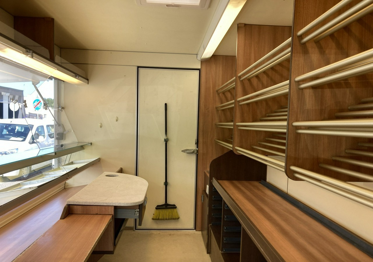 Renault Master Autosklep pieczywa Gastronomiczny Food Truck Foodtruck sklep BORCO20 - Xe tải bán hàng: hình 3 Renault Master Autosklep pieczywa Gastronomiczny Food Truck Foodtruck sklep BORCO20 - Xe tải bán hàng: hình 3