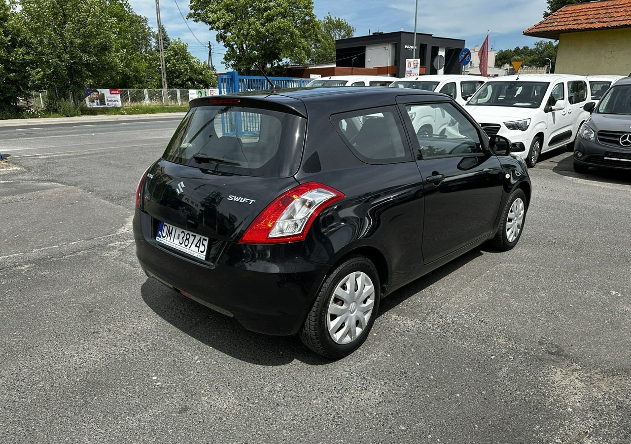 Suzuki Swift V Suzuki Swift 1.2-94KM Klima Model 2012 - Xe hơi: hình 3 Suzuki Swift V Suzuki Swift 1.2-94KM Klima Model 2012 - Xe hơi: hình 3