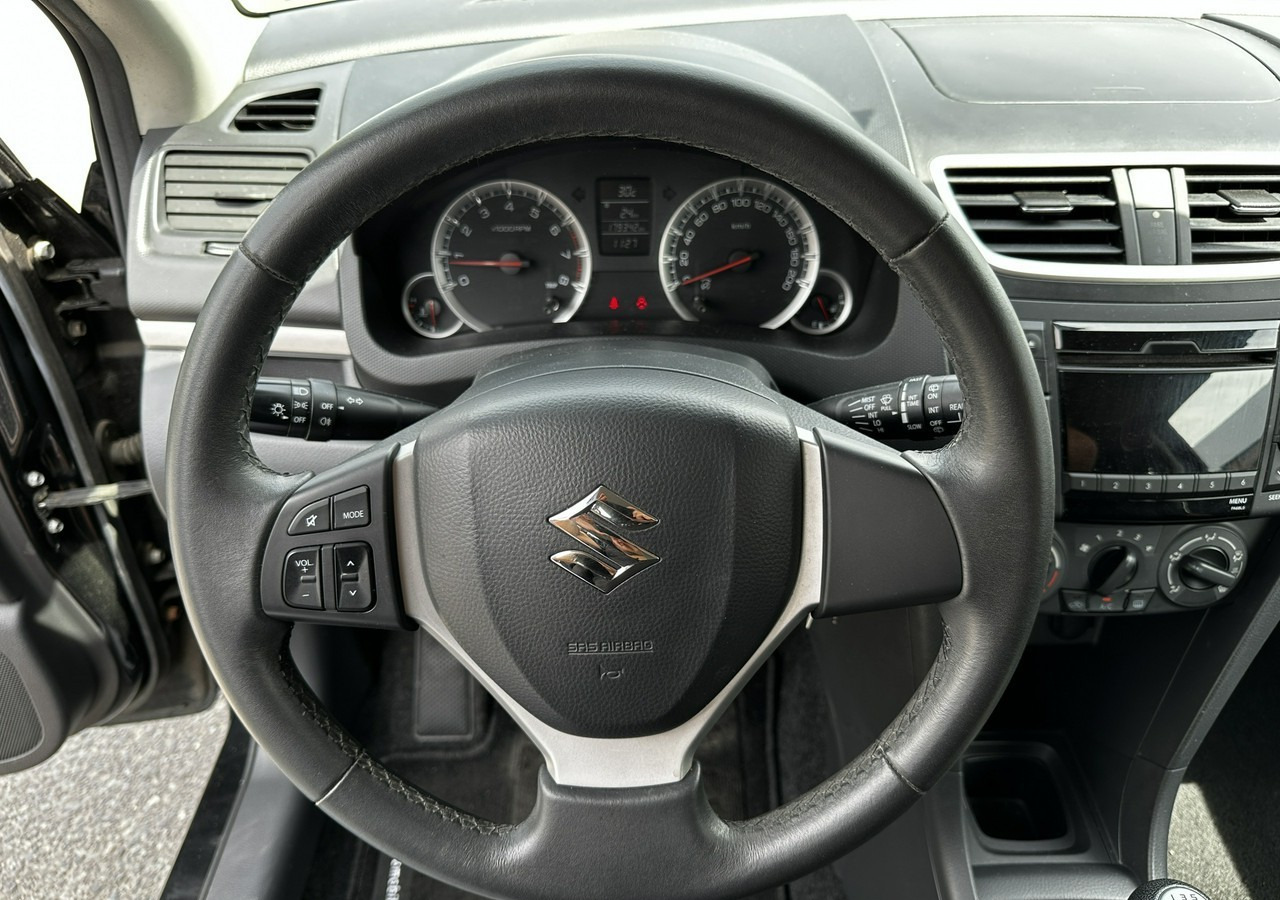 Suzuki Swift V Suzuki Swift 1.2-94KM Klima Model 2012 - Xe hơi: hình 5 Suzuki Swift V Suzuki Swift 1.2-94KM Klima Model 2012 - Xe hơi: hình 5