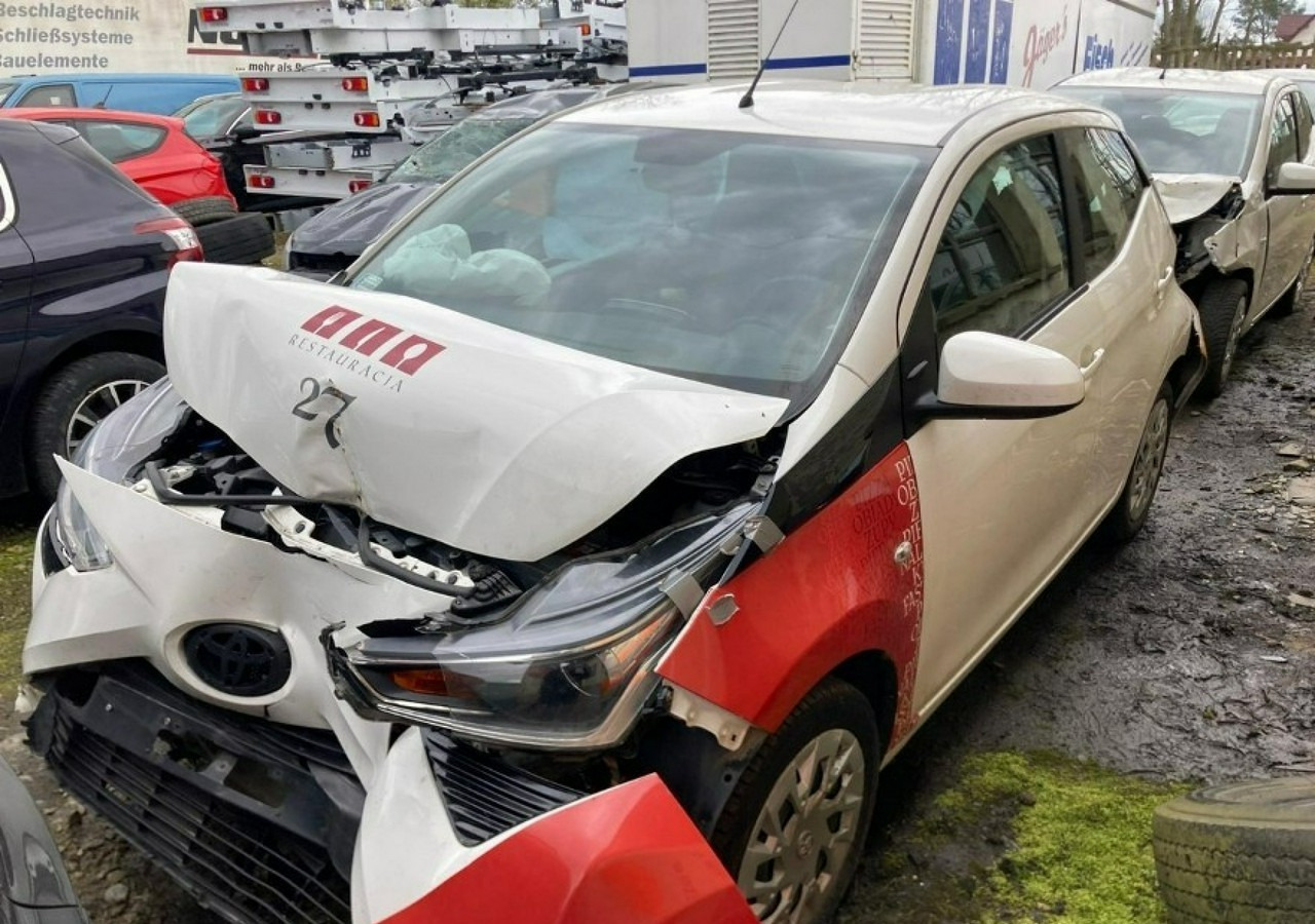 Toyota Aygo II Aygo 1.0-16V Klima Salon PL 2021 Bezyna + LPG - Xe hơi: hình 4 Toyota Aygo II Aygo 1.0-16V Klima Salon PL 2021 Bezyna + LPG - Xe hơi: hình 4