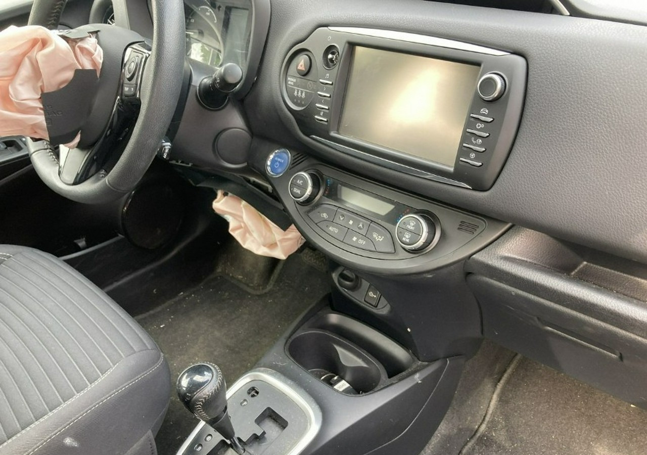 Toyota Yaris III Toyota Yaris Hybrid 1.5 VVT-i Y20 Model 2019 Salon PL - Hatchback: hình 3 Toyota Yaris III Toyota Yaris Hybrid 1.5 VVT-i Y20 Model 2019 Salon PL - Hatchback: hình 3