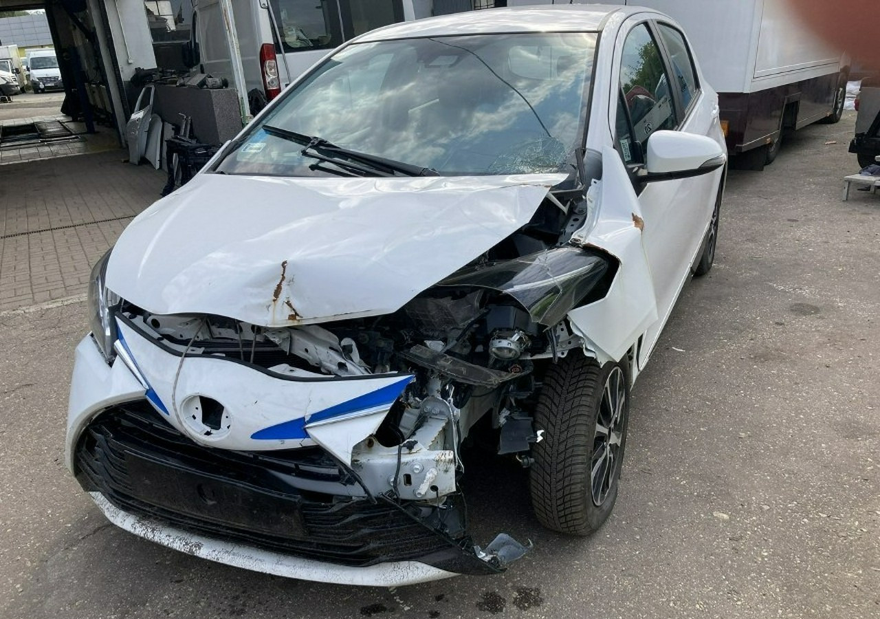 Toyota Yaris III Toyota Yaris Hybrid 1.5 VVT-i Y20 Model 2019 Salon PL - Hatchback: hình 2 Toyota Yaris III Toyota Yaris Hybrid 1.5 VVT-i Y20 Model 2019 Salon PL - Hatchback: hình 2