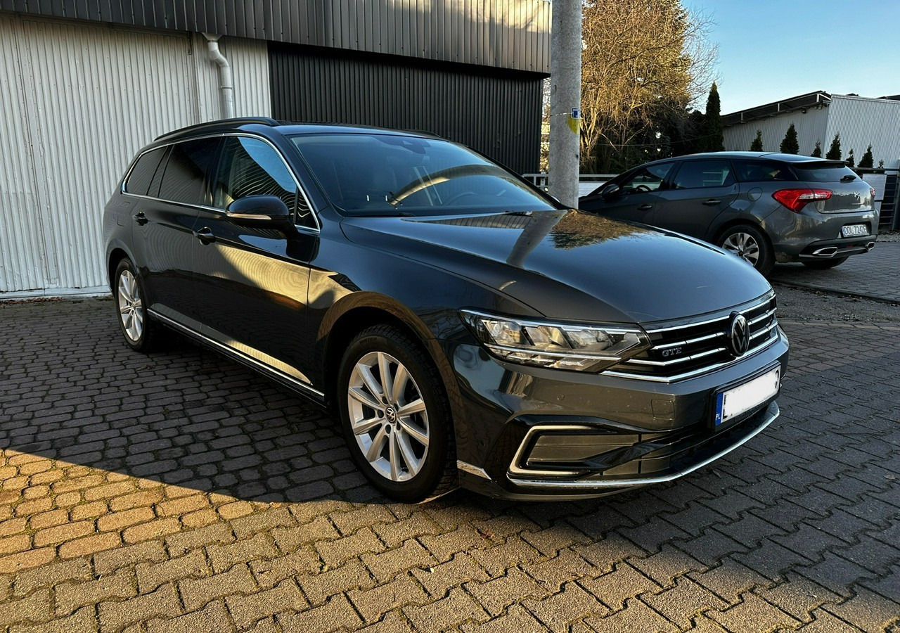 Volkswagen Passat B8 GTE 1.4TSI 218KM Hybryda Plug-in zasięg 50km Panorama*Navi*Skóra*FV2 - Xe hơi: hình 2 Volkswagen Passat B8 GTE 1.4TSI 218KM Hybryda Plug-in zasięg 50km Panorama*Navi*Skóra*FV2 - Xe hơi: hình 2