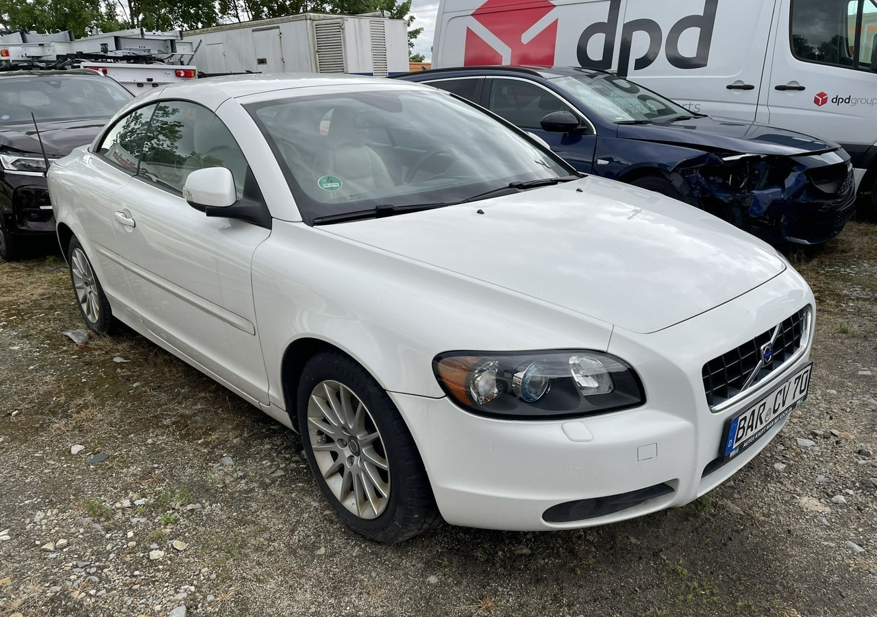 Volvo C70 II Volvo C70 2.0-136KM Cabrio Kabriolet 2010 - Xe hơi: hình 2 Volvo C70 II Volvo C70 2.0-136KM Cabrio Kabriolet 2010 - Xe hơi: hình 2