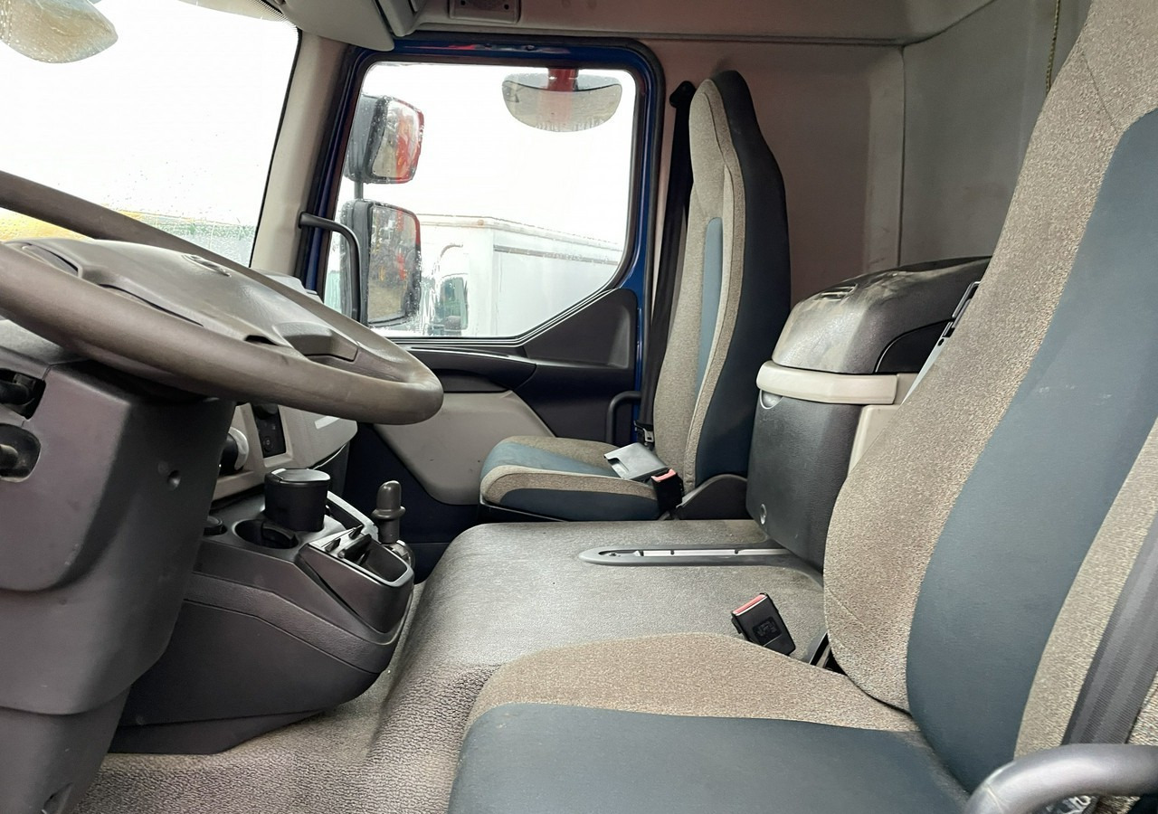 Interior photo 1: Xe tải khung gầm Volvo Inny Volvo Volvo FLB3C-280 Rama Klima 16000DMC 2016r EURO 6