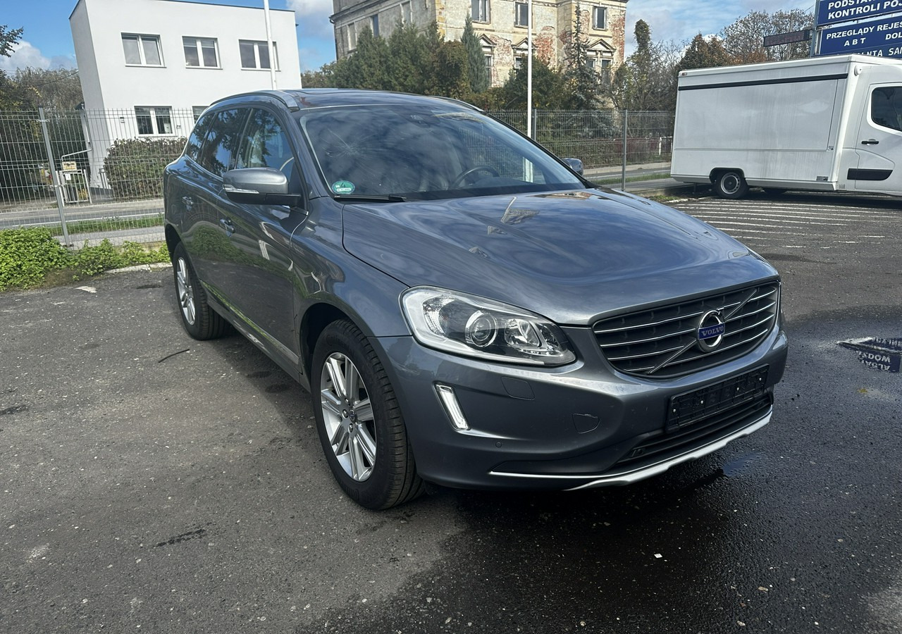 Volvo XC60 I Volvo XC 60 D4AWD Bogate wyposażenie 2017 - SUV: hình 1 Volvo XC60 I Volvo XC 60 D4AWD Bogate wyposażenie 2017 - SUV: hình 1