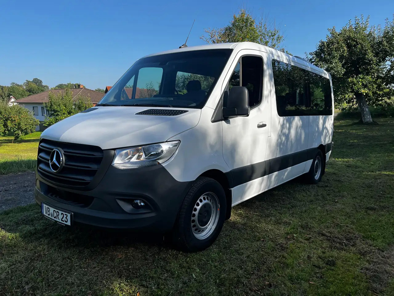 Xe bus mini, Xe van chở khách mới Mercedes-Benz Sprinter KOMBI TOURER DACHKLIMA 9-SITZE: hình 1
