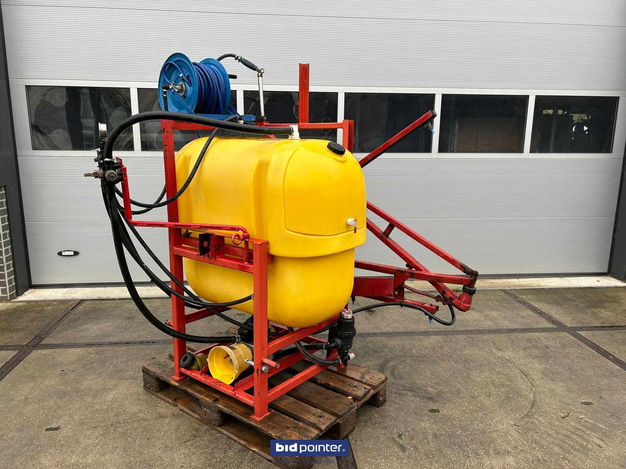 Agromet veldspuit 400 ltr - Máy xịt gắn trên máy cày: hình 1 Agromet veldspuit 400 ltr - Máy xịt gắn trên máy cày: hình 1