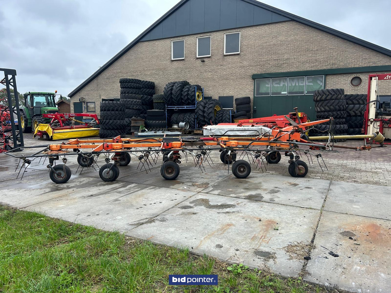 Fella TH1300 Hydro - Dàn trải/ Cào: hình 1 Fella TH1300 Hydro - Dàn trải/ Cào: hình 1