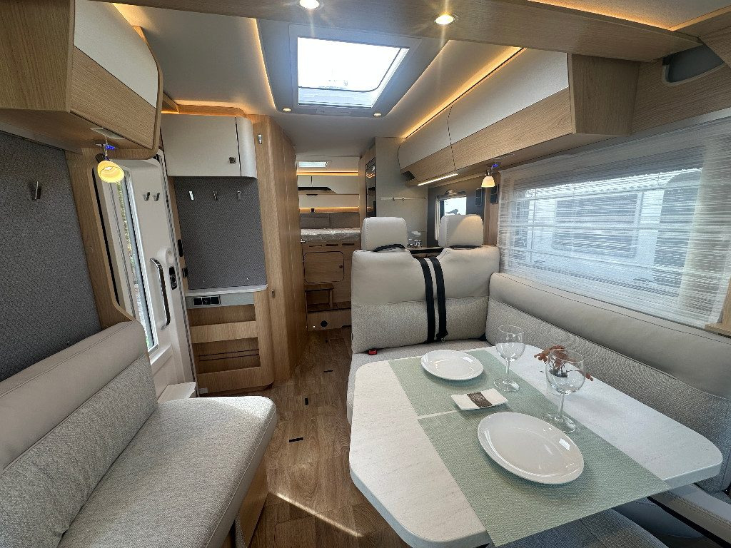 HYMER-ERIBA BMC I 550 - Xe cắm trại tích hợp: hình 2 HYMER-ERIBA BMC I 550 - Xe cắm trại tích hợp: hình 2