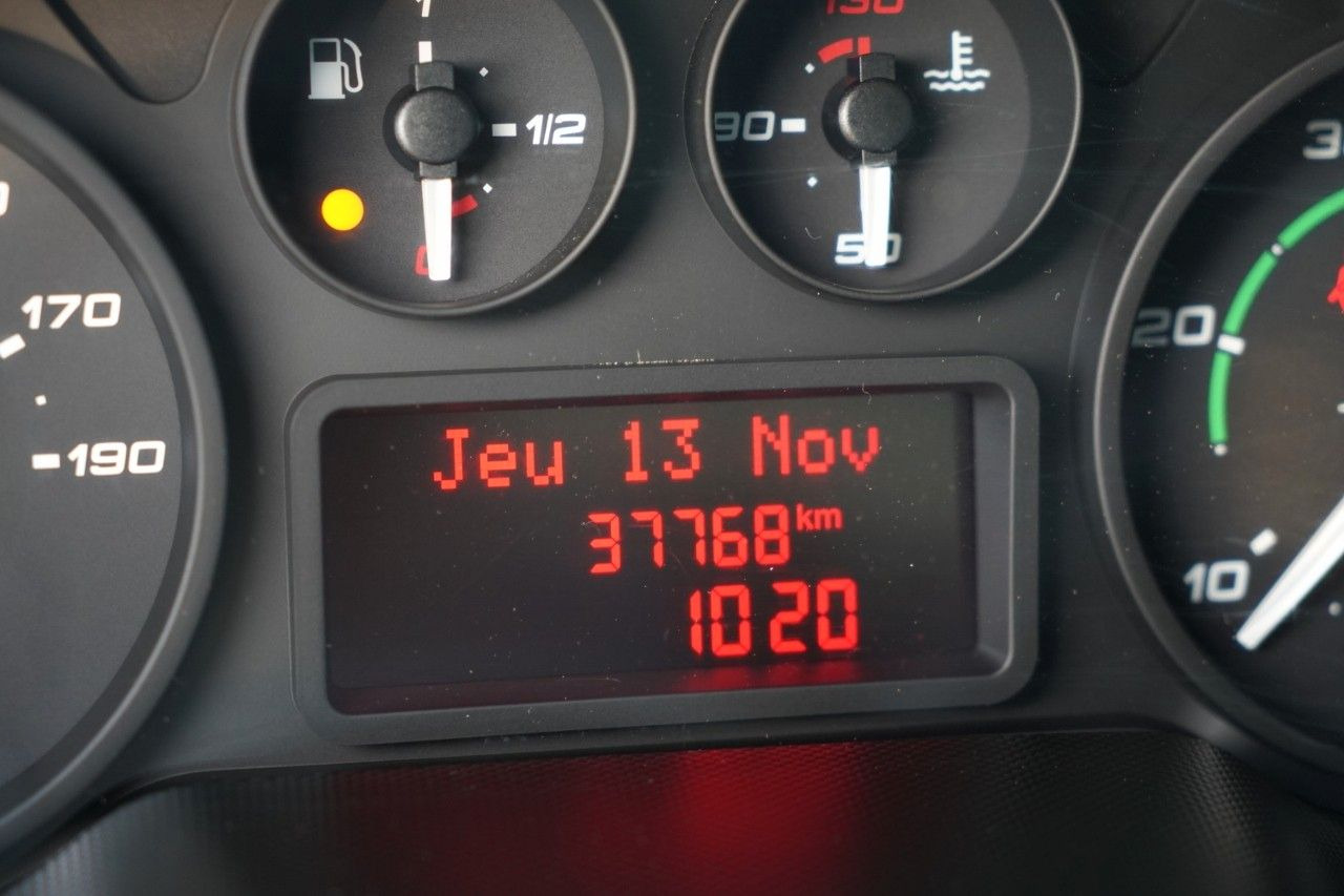 Xe ben nhỏ Iveco DAILY 65-150 / REAR TIPPER 3.4 M / 37,000 km / T: hình 46 Xe ben nhỏ Iveco DAILY 65-150 / REAR TIPPER 3.4 M / 37,000 km / T: hình 46