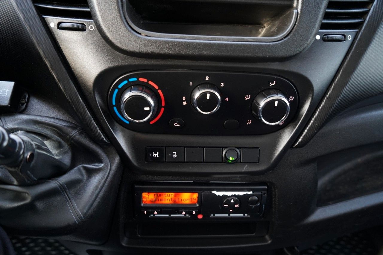 Xe ben nhỏ Iveco DAILY 65-150 / REAR TIPPER 3.4 M / 37,000 km / T: hình 37 Xe ben nhỏ Iveco DAILY 65-150 / REAR TIPPER 3.4 M / 37,000 km / T: hình 37