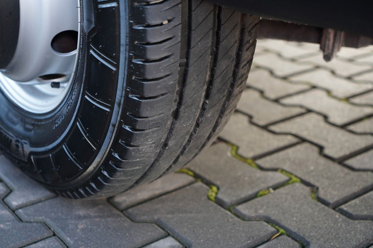 Xe ben nhỏ Iveco DAILY 65-150 / REAR TIPPER 3.4 M / 37,000 km / T: hình 24 Xe ben nhỏ Iveco DAILY 65-150 / REAR TIPPER 3.4 M / 37,000 km / T: hình 24