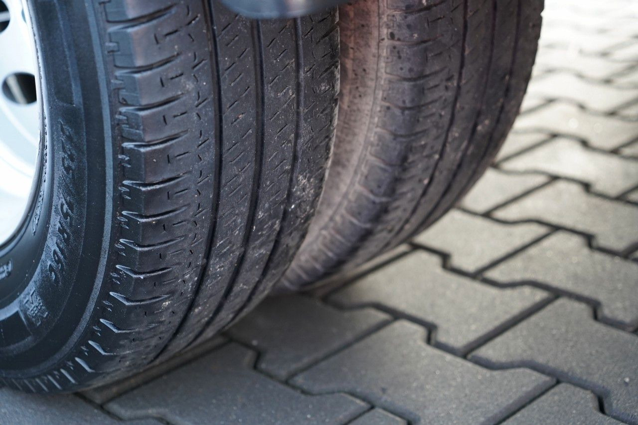 Xe ben nhỏ Iveco DAILY 65-150 / REAR TIPPER 3.4 M / 37,000 km / T: hình 26 Xe ben nhỏ Iveco DAILY 65-150 / REAR TIPPER 3.4 M / 37,000 km / T: hình 26