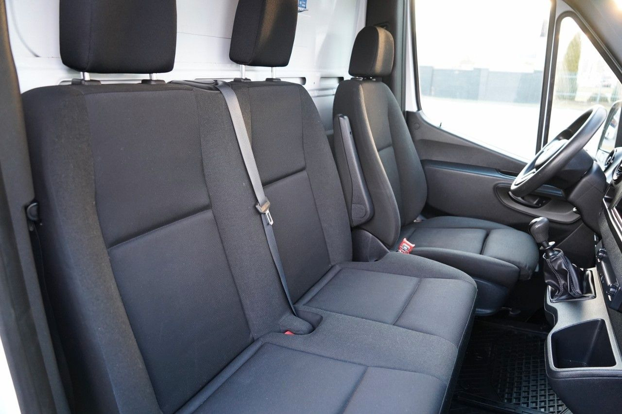 Xe van đông lạnh Mercedes-Benz SPRINTER 314 / CHŁODNIA / AGREGAT CARRIER 500 /: hình 37 Xe van đông lạnh Mercedes-Benz SPRINTER 314 / CHŁODNIA / AGREGAT CARRIER 500 /: hình 37