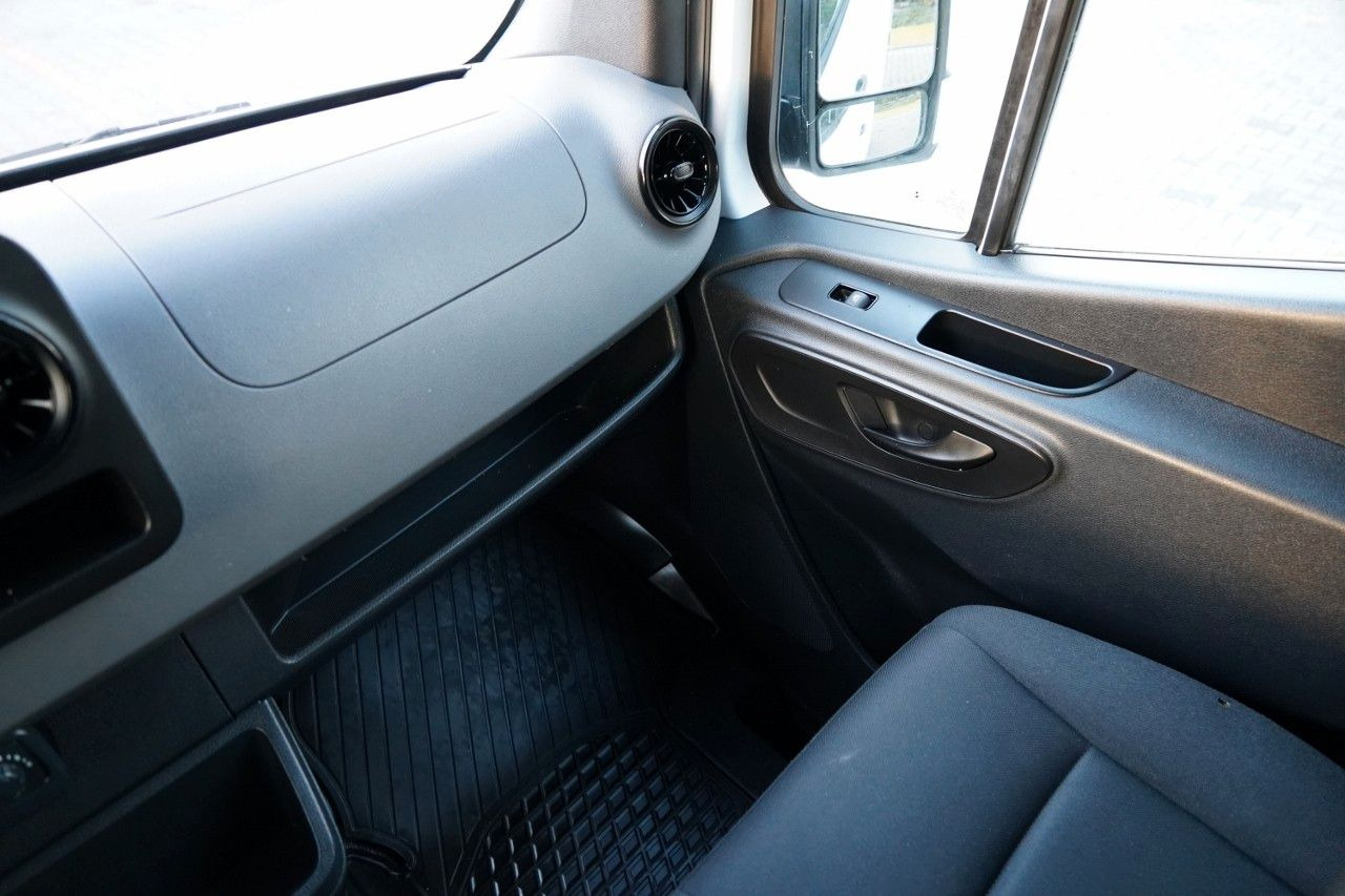 Xe van đông lạnh Mercedes-Benz SPRINTER 314 / CHŁODNIA / AGREGAT CARRIER 500 /: hình 32 Xe van đông lạnh Mercedes-Benz SPRINTER 314 / CHŁODNIA / AGREGAT CARRIER 500 /: hình 32