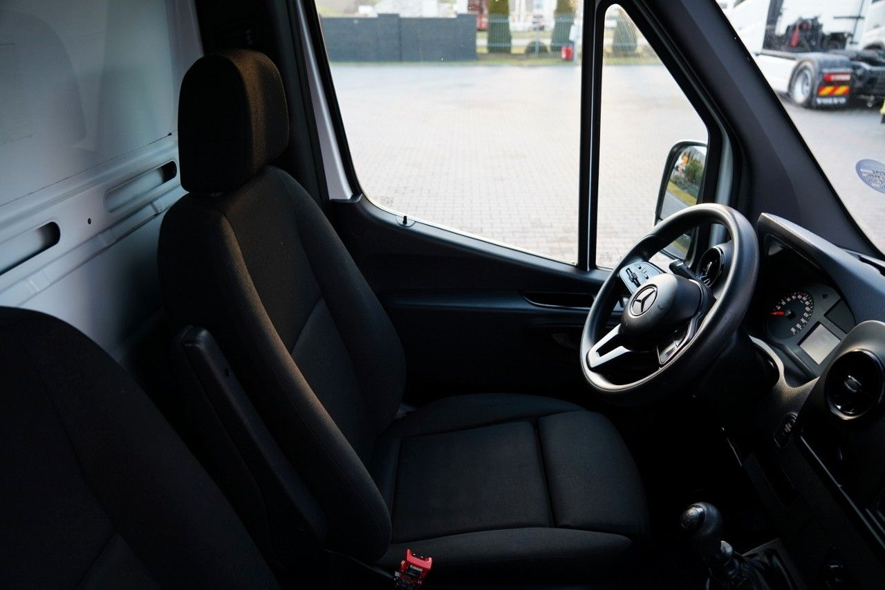 Xe van đông lạnh Mercedes-Benz SPRINTER 314 / CHŁODNIA / AGREGAT CARRIER 500 /: hình 28 Xe van đông lạnh Mercedes-Benz SPRINTER 314 / CHŁODNIA / AGREGAT CARRIER 500 /: hình 28