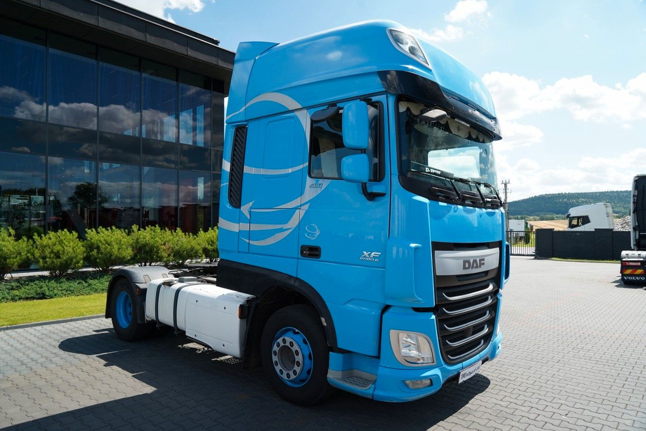 DAF XF 460 / SUPER SPACE CAB / RETARDER / EURO 6 / 2 - Xe đầu kéo: hình 3 DAF XF 460 / SUPER SPACE CAB / RETARDER / EURO 6 / 2 - Xe đầu kéo: hình 3