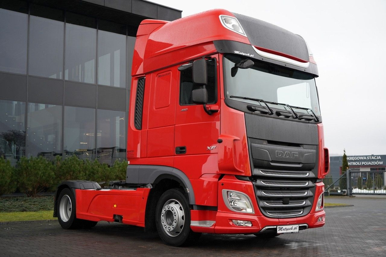 DAF XF 480 / LOW DECK / SUPER SPACE CAB / MEGA / 202 - Xe đầu kéo: hình 1 DAF XF 480 / LOW DECK / SUPER SPACE CAB / MEGA / 202 - Xe đầu kéo: hình 1