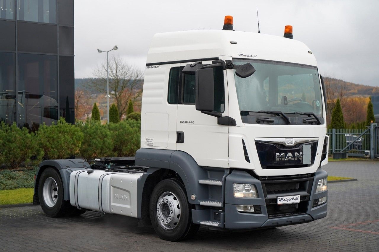 MAN TGS 18. 440 / XLX / NAVI - Xe đầu kéo: hình 2 MAN TGS 18. 440 / XLX / NAVI - Xe đầu kéo: hình 2