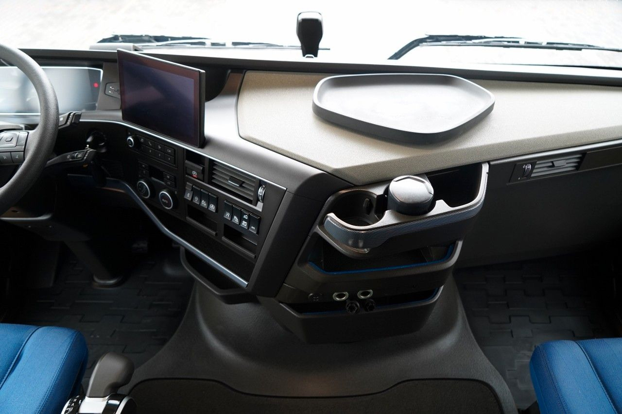 Xe đầu kéo Volvo FH 500 / 2025 ROK / 88 TYS KM / XXL / I-SHIFT: hình 33 Xe đầu kéo Volvo FH 500 / 2025 ROK / 88 TYS KM / XXL / I-SHIFT: hình 33