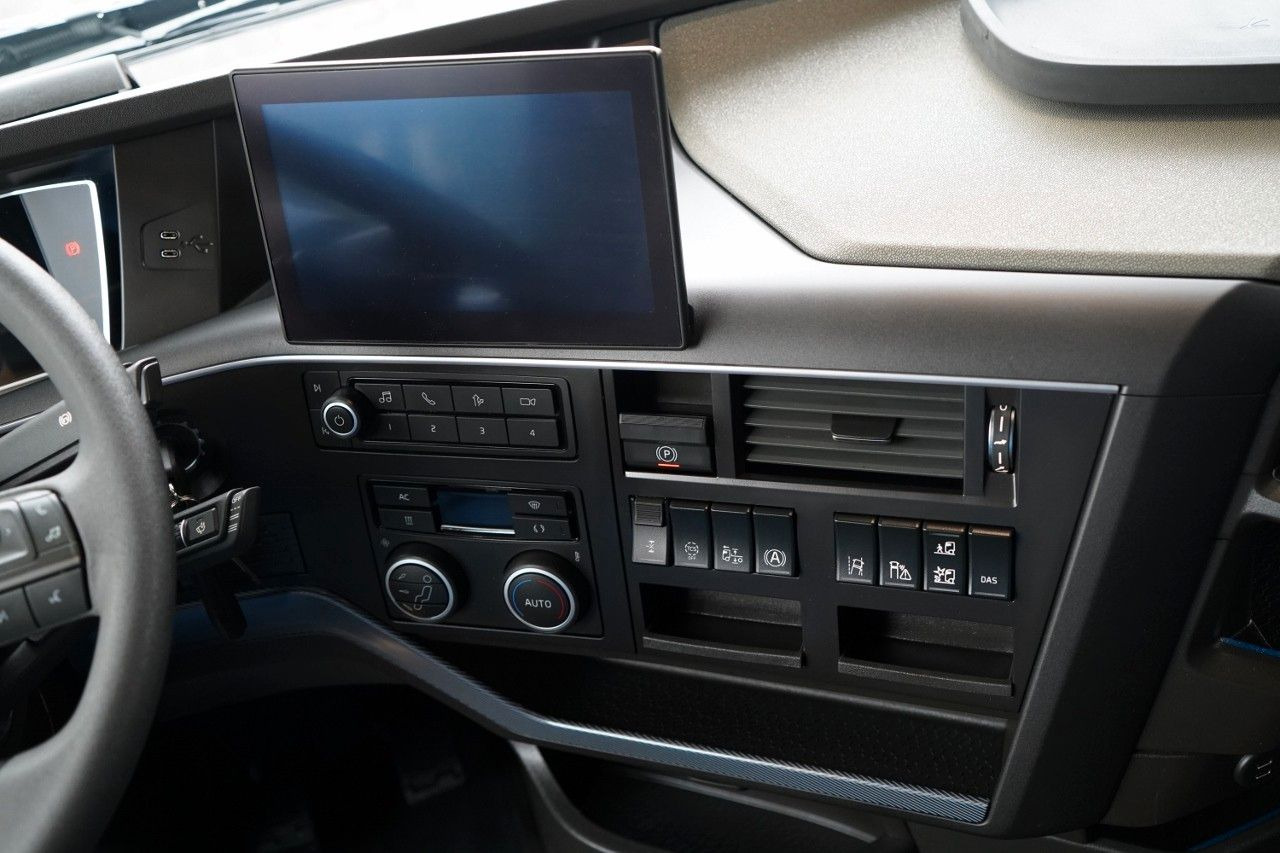 Xe đầu kéo Volvo FH 500 / 2025 ROK / 88 TYS KM / XXL / I-SHIFT: hình 32 Xe đầu kéo Volvo FH 500 / 2025 ROK / 88 TYS KM / XXL / I-SHIFT: hình 32