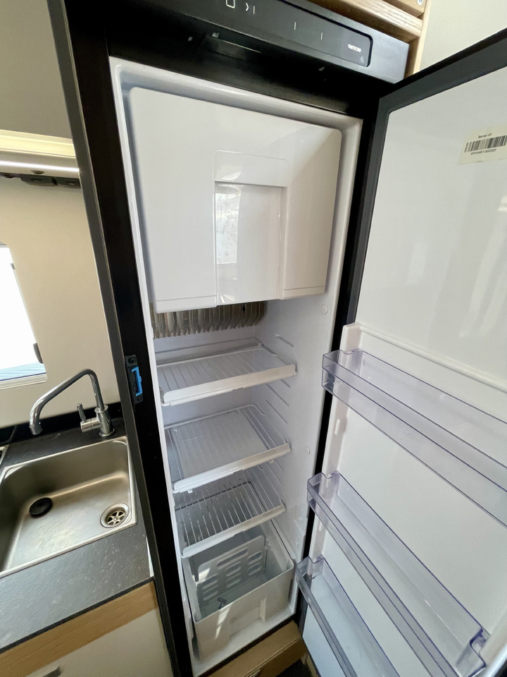 Xe cắm trại alkoven ADRIA: hình 9